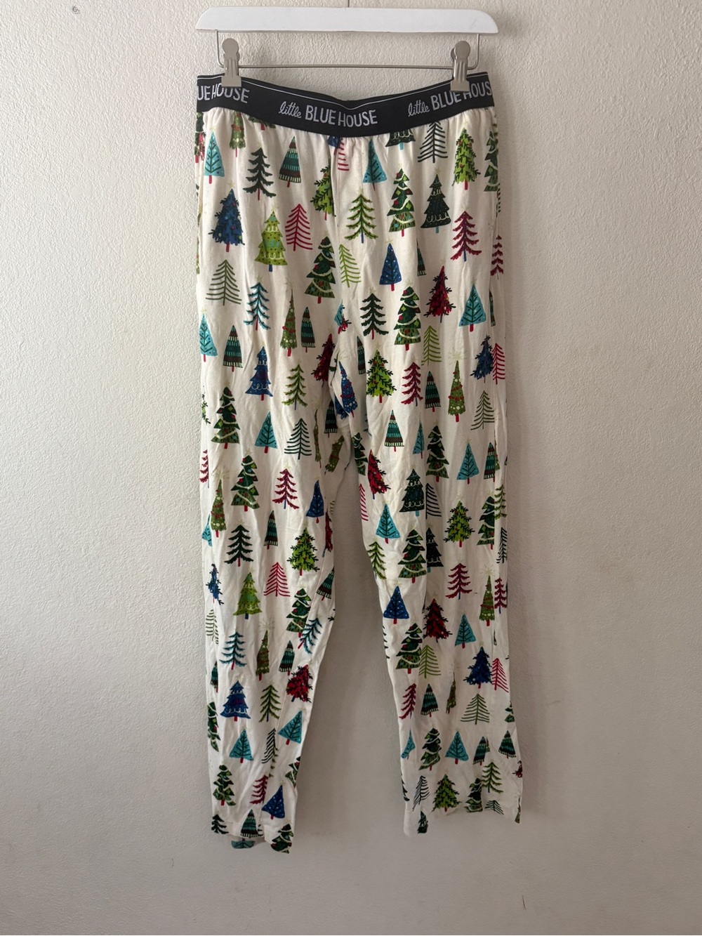 Hatley Cream Lounge Pants‎ with Green and Blue Holiday Trees